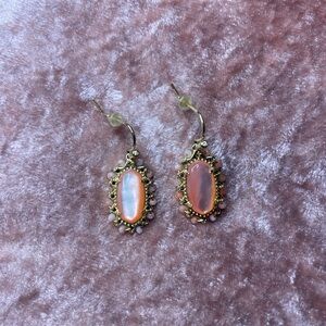 Kendra Scott Lee earrings peach mother of pearl